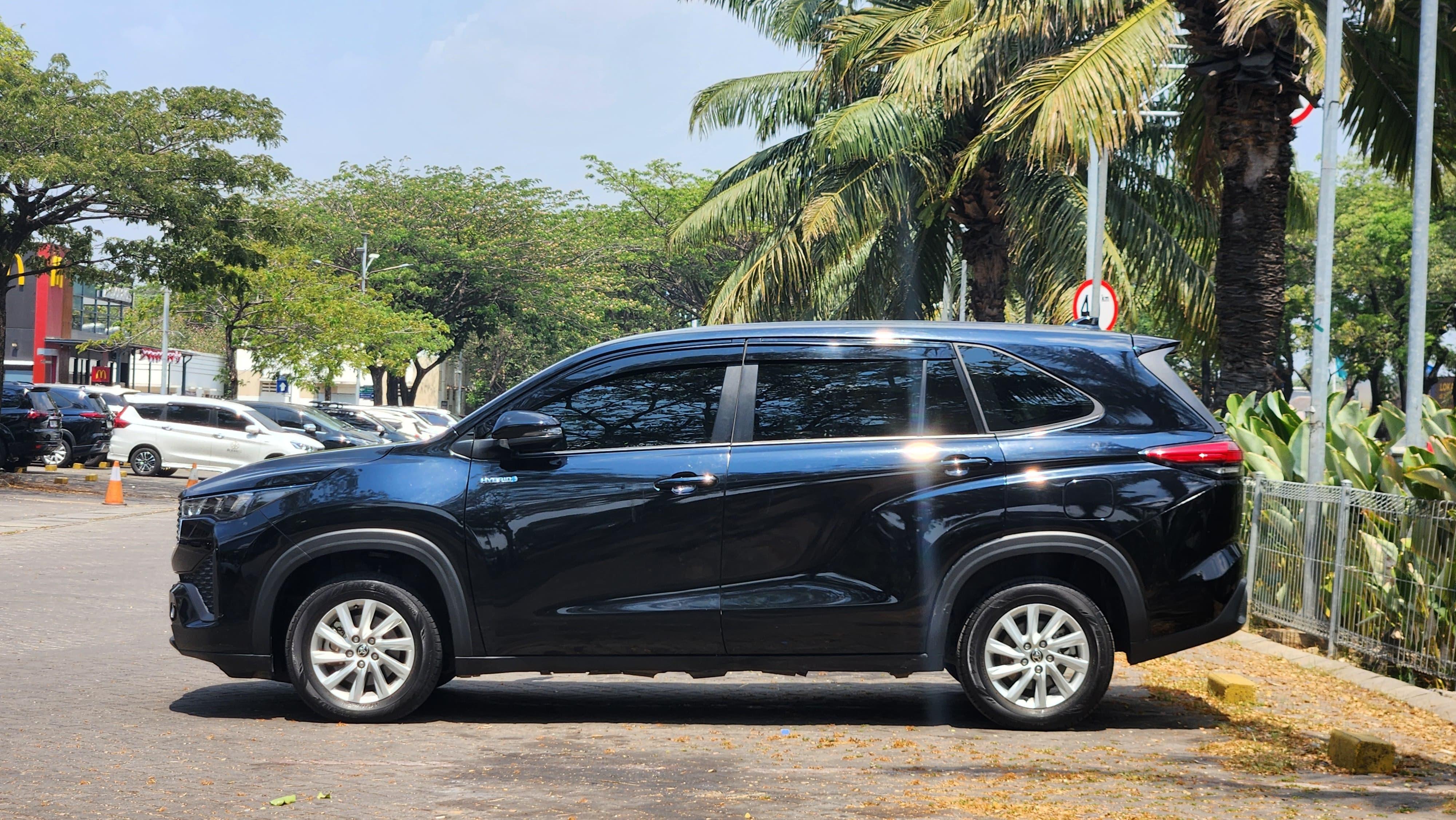 Toyota Innova Rental in Manado