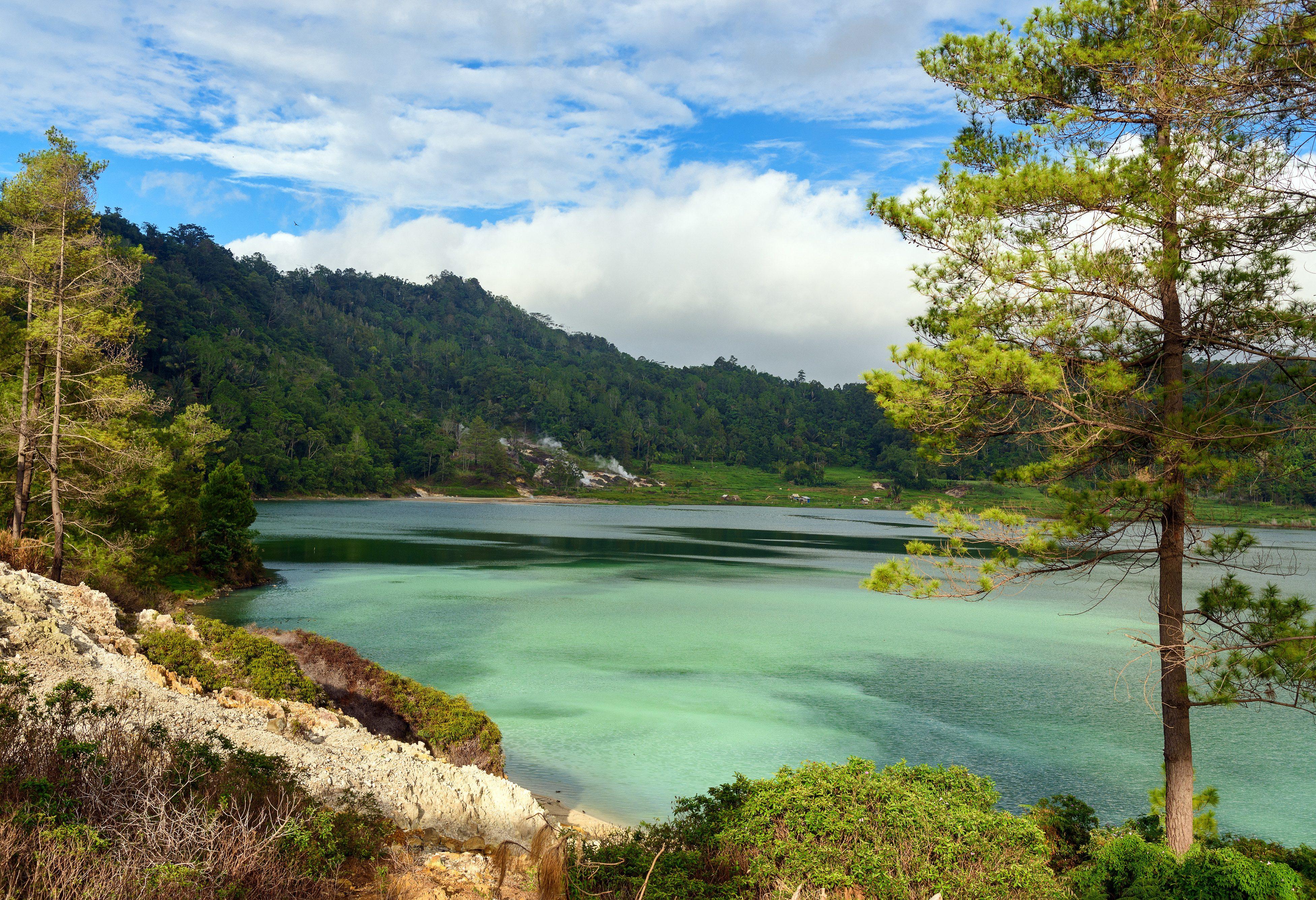 Lake Linow in North Sulawesi